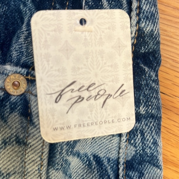 Woman’s Free People (We The Free) Jeans - Picture 4 of 7
